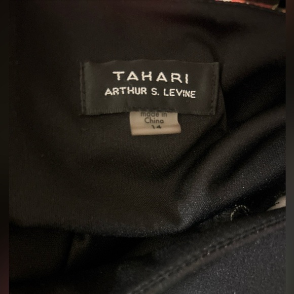 Tahari by ASL Bell-Sleeve Floral Scuba Crepe Shift Dress Size 14 - Picture 4 of 4